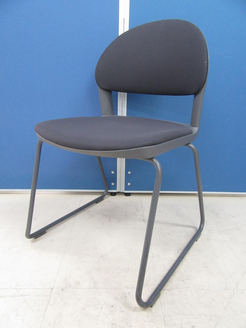 [シンプルデザイン!!]コクヨ(KOKUYO) スタッキングチェア■重ねて収納可能できスペースの有効活用を!!落ち着いたグレー色です!!
                        その他シリーズ
                                    中古
            