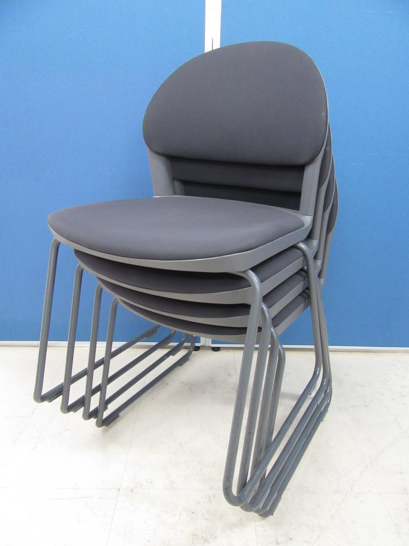 [単品購入￥12,000⇒セット購入￥10,000]コクヨ(KOKUYO) スタッキングチェア4脚セット■重ねて収納可能できスペースの有効活用を!!落ち着いたグレー色です!!
                        その他シリーズ
                                    中古
            