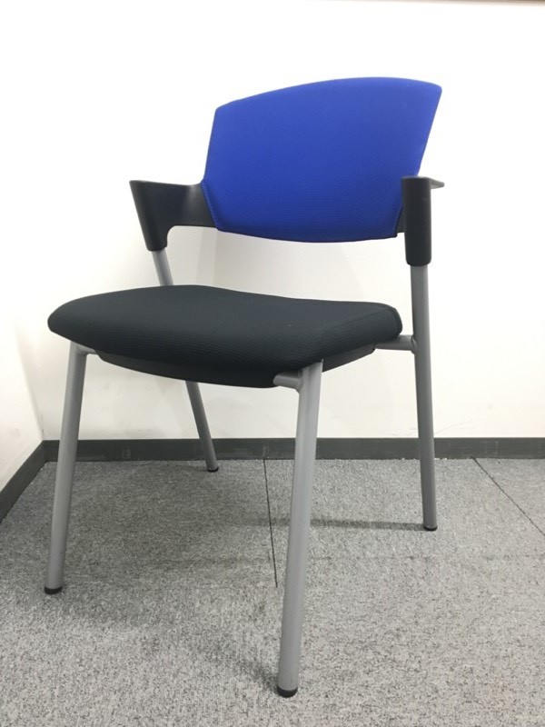 グッドデザイン賞受賞商品!! コクヨ製　スタッキングチェアが入荷致しました。
                        プロッティ
                                    中古
            