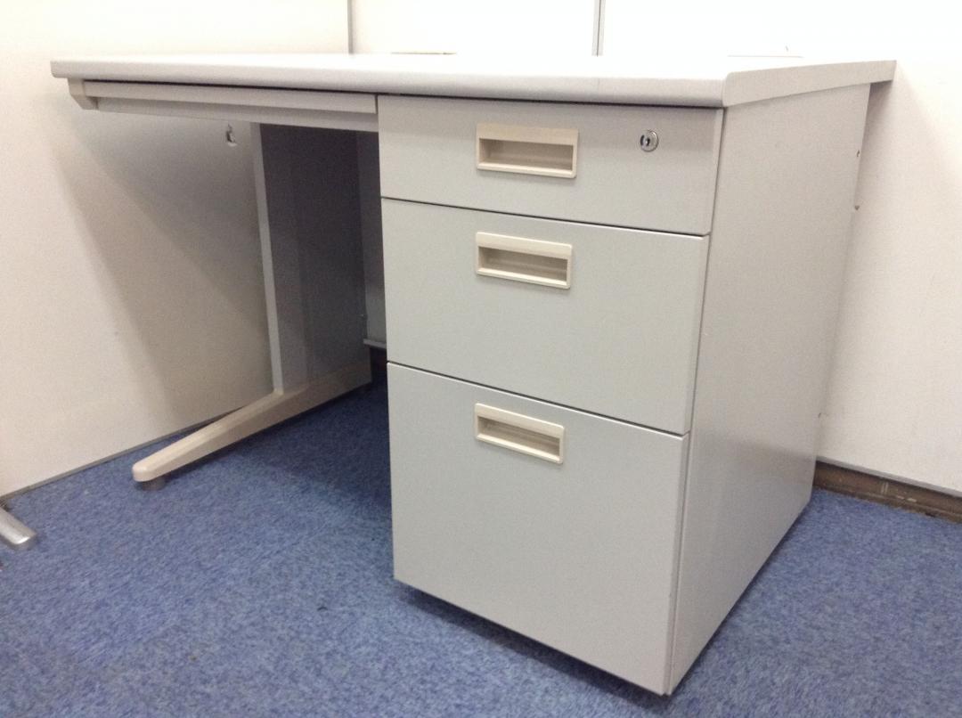 【丈夫で長持ち！】スチール製品の老舗メーカー製の強いデスク！
                        その他シリーズ
                                    中古
            