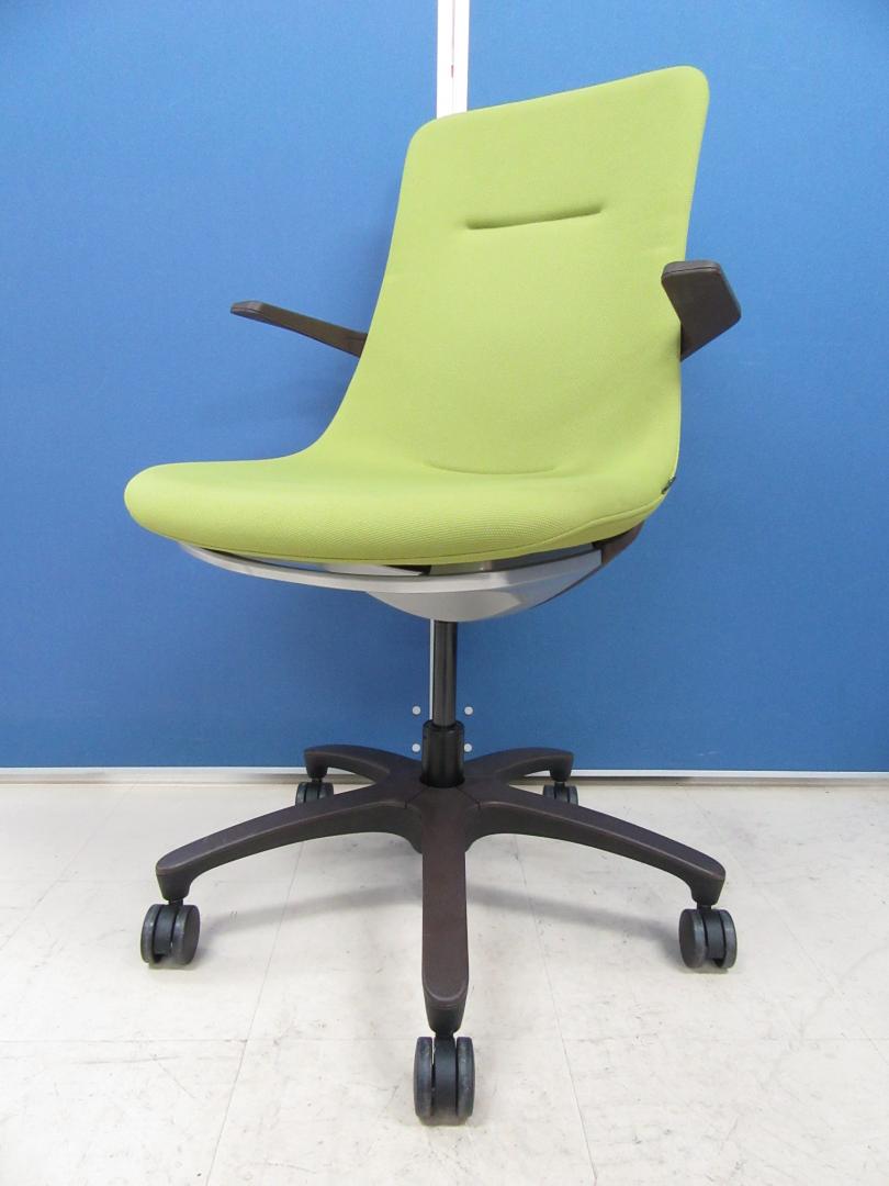 [シンプルで合理的なカタチ!!]イトーキ(ITOKI) モーブ(MOVU) ミーティングチェア■新しいビジネスシーンを想像するマルチパーパスチェア!![カラー：モスグリーン][デザイナー：ジェフ・ミラー]【B】
                        モーブ
                                    中古
            