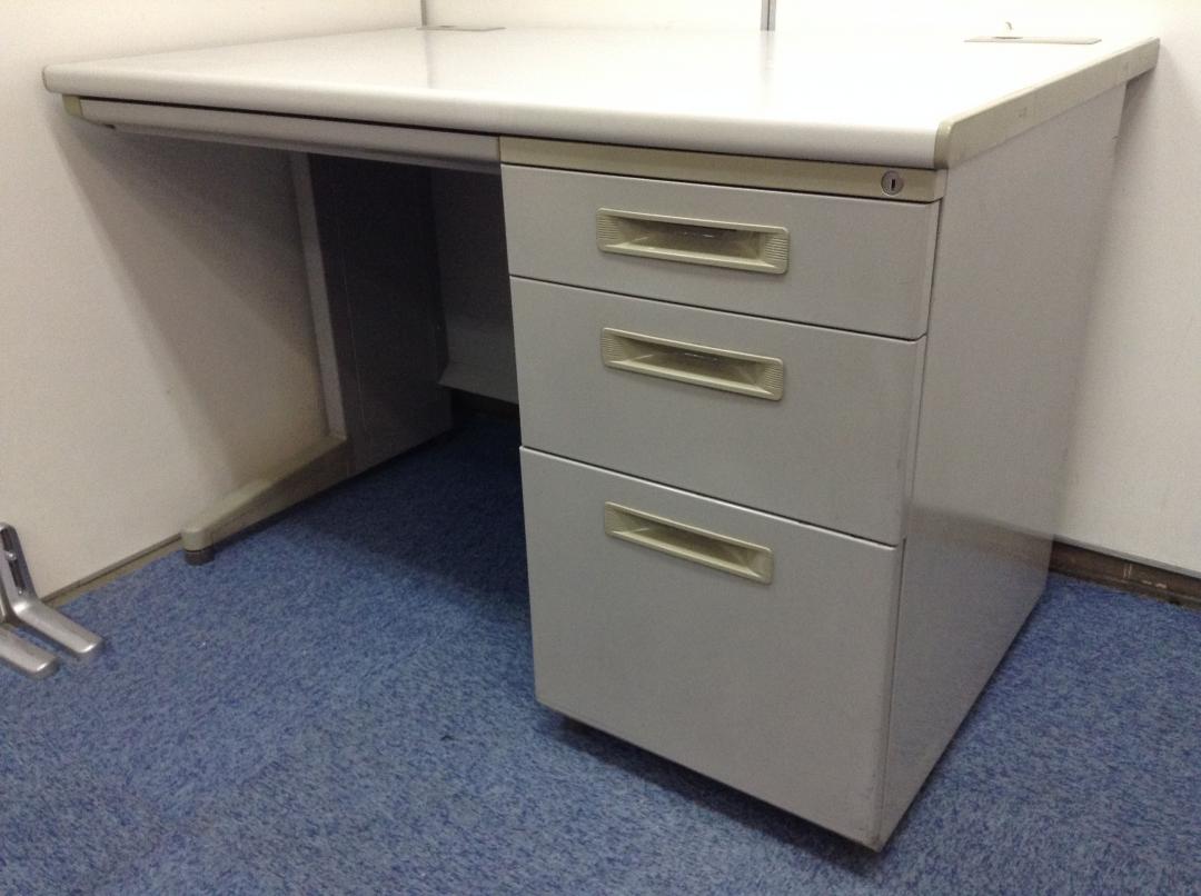 【ウチダ製】事務所、オフィスに定番の片袖机入荷！！　
                        ジャスト
                                    中古
            