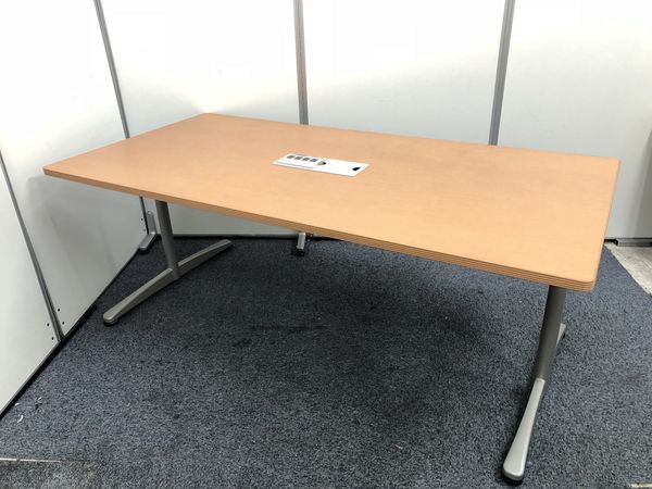 【ハイスペックミーティングテーブル】ウチダ製　ＳＴシリーズ　中央部に配線コネクティング対応｜定価：122,300円
                        その他シリーズ
                                    中古
            