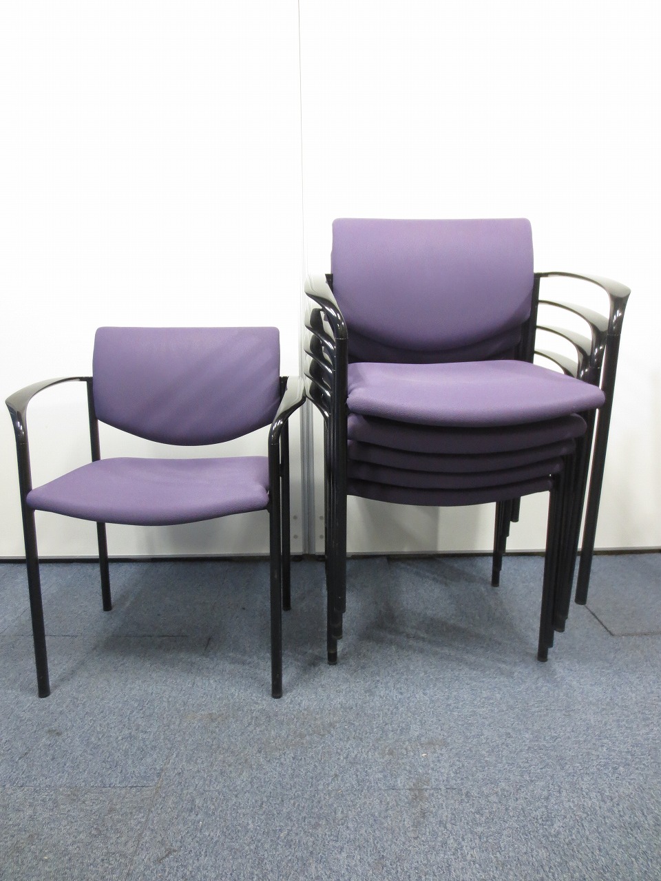 パープルカラーのミーティングチェア６脚セット！オフィスに彩りを与えてくれます！！
                        その他
                                    中古
            