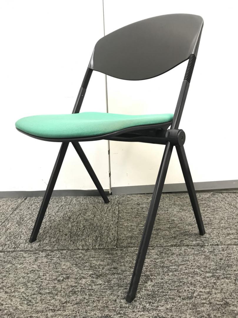 【4脚入荷】【折りたたみ可能】グリーンカラーのスタッキングチェア　
                        その他シリーズ
                                    中古
            