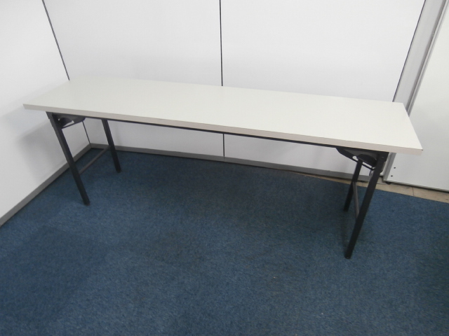 【７０台限定入荷！！】ホワイトの折畳みテーブルの入荷です！！
                        その他シリーズ
                                    中古
            