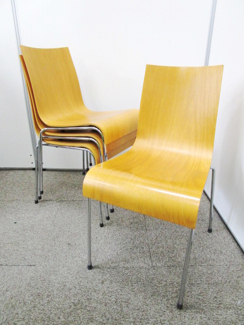 ★４脚セットのお買い得品★メーカー不明・少し傷有りにつき格安★中古スタックチェア/木目/チーク/ナチュラル/オシャレ/ウッド【スタック】
                        その他
                                    中古
            