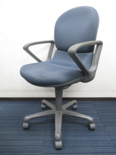 【使えればいいやシリーズ】内田洋行製コアチェア■肘付きタイプです■スレ、傷、使用感多めのためお安く■４脚揃います【中央区】【日本橋】【中古オフィス家具】【おつとめ品】
                        コア
                                    中古
            