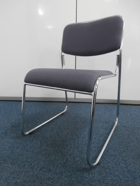 【４脚限定入荷！】グレーのスタッキングチェアが入荷しました！
                        -
                                    中古
            