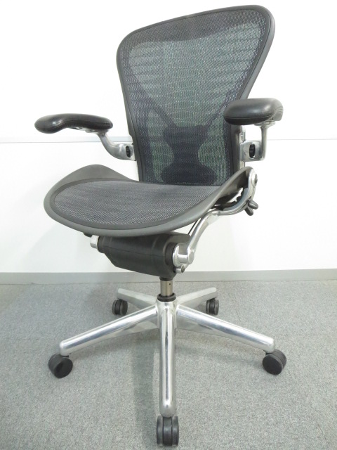 中古】アーロンチェア AE123AFB PJCDBB258 4M02 AE123BP Herman Miller/ハーマンミラー 肘付ハイバックチェア  212106 - 中古オフィス家具ならオフィスバスターズ