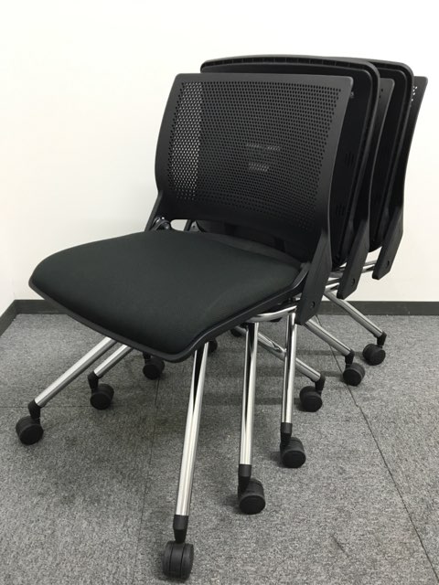 クリールチェア｜3脚セット価格｜上品なブラックとデザイン性が光る
                        その他シリーズ
                                    中古
            