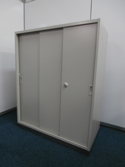 【２台限定入荷！！】３枚引違い書庫の入荷です！！
                        その他シリーズ
                                    中古
            