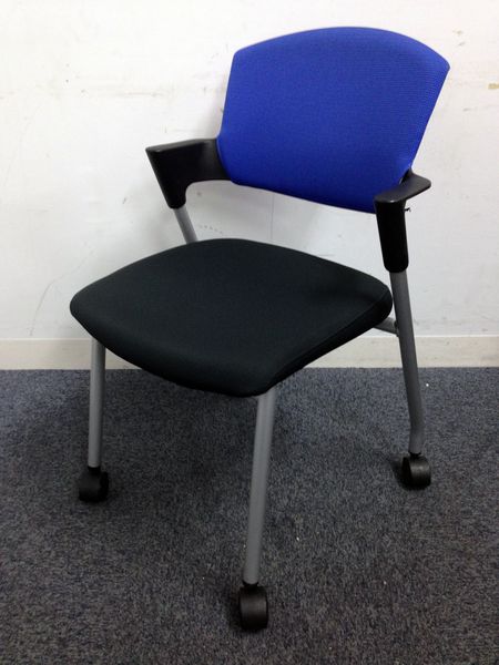 現代おしゃれオフィスの決定版チェア！！コクヨ【プロッティ】グッドデザイン賞受賞　こだわりのクリエイティブオフィスへ
                        プロッティ（キャスター付） 
                                    中古
            