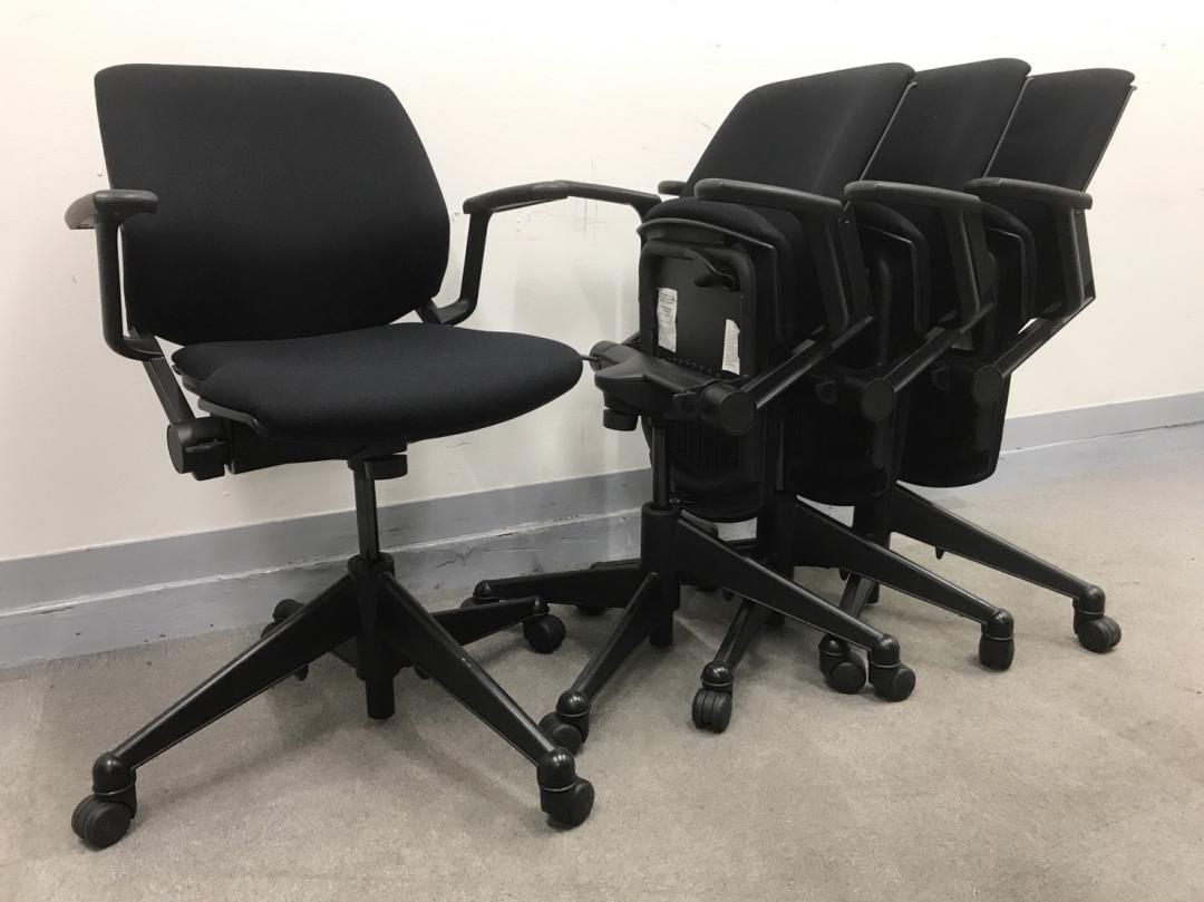 【KS】【お得な4脚セット】vecta/ヴェクタ　カートチェア　スチールケース　ミーティングチェア　会議椅子
                        その他シリーズ
                                    中古
            