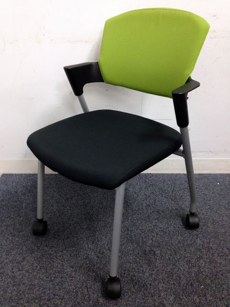 【何と50脚！】コクヨの大人気シリーズ【プロッティ】が、名古屋エリアで奇跡の大量入荷です！！
                        プロッティ
                                    中古
            