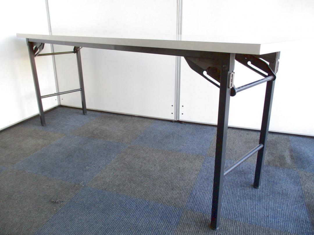 【10台ロット入荷！】コクヨの折畳テーブル！【良質なホワイトの折畳テーブル！】
                        その他シリーズ
                                    中古
            