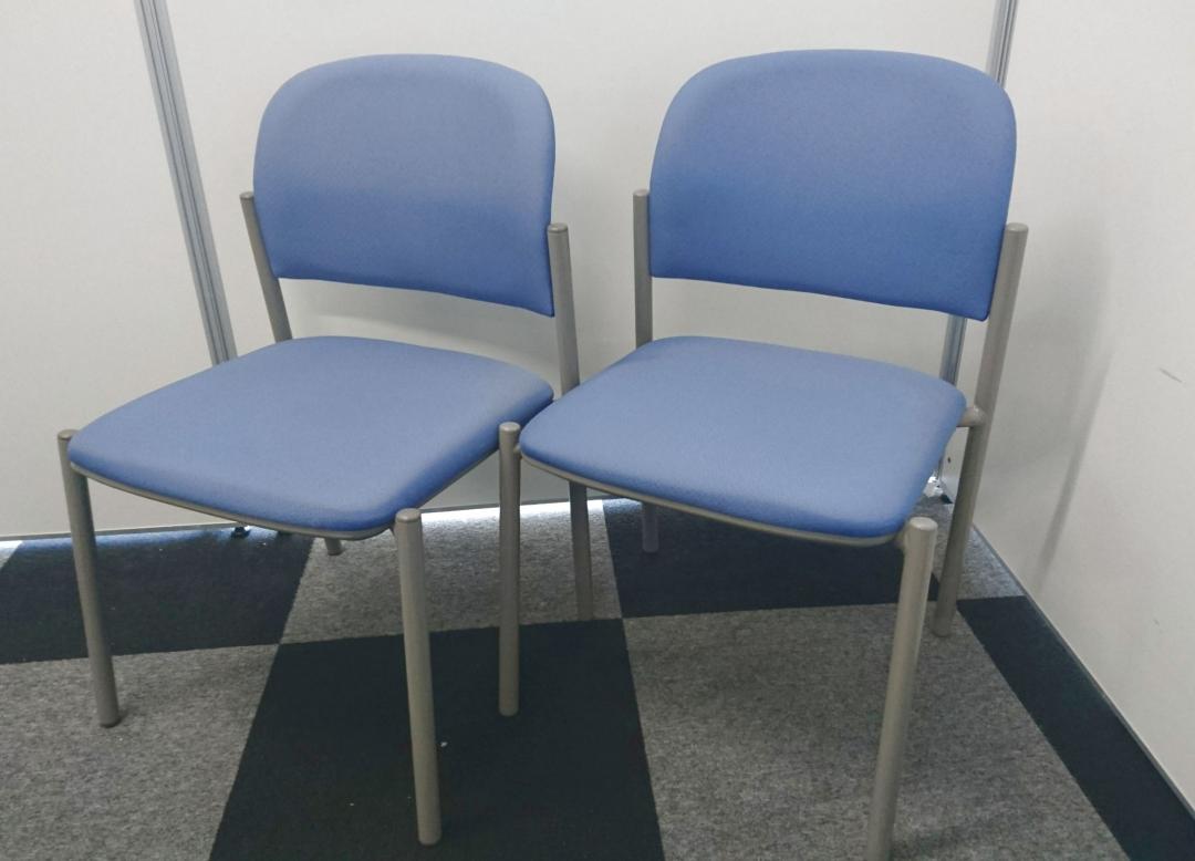 【大量入荷】重ねて積めます！国内メーカー製　2脚セット
                        その他シリーズ
                                    中古
            