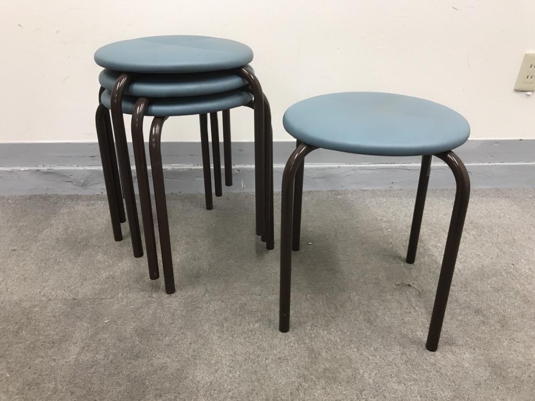 【KS】【状態良好】丸椅子四脚セット　ビニールなので汚れも安心！コンパクトなのでスペースも気にならない！！
                        その他シリーズ
                                    中古
            