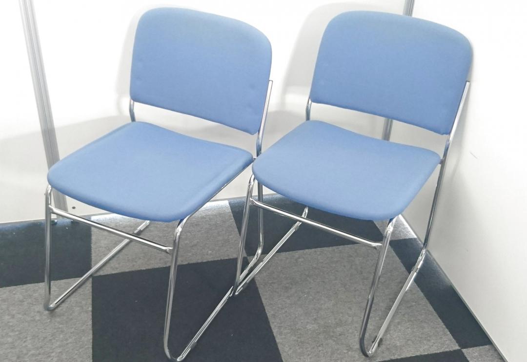 【大量入荷】2脚セット。イス同士をつなげて設置ができます。
                        その他メーカー
                                    中古
            