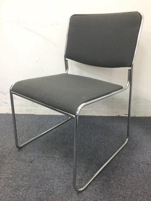 【4脚入荷！】シンプルなスタッキングチェア｜会議室や休憩室にいかがですか。
                        その他シリーズ
                                    中古
            