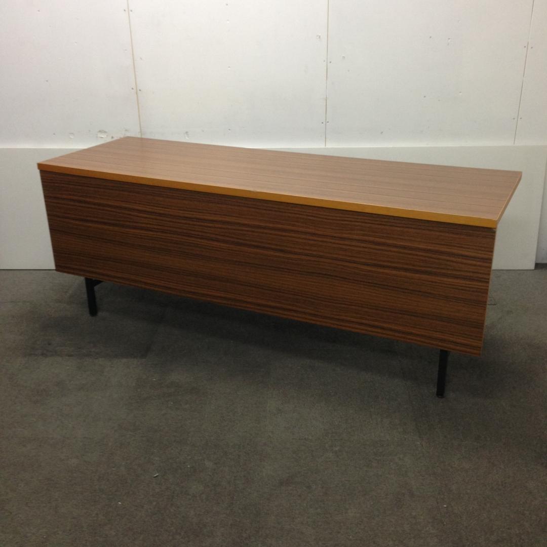 【5台入荷！】ライオン製｜珍しい幕板付きの折り畳みテーブルです！
                        その他シリーズ
                                    中古
            