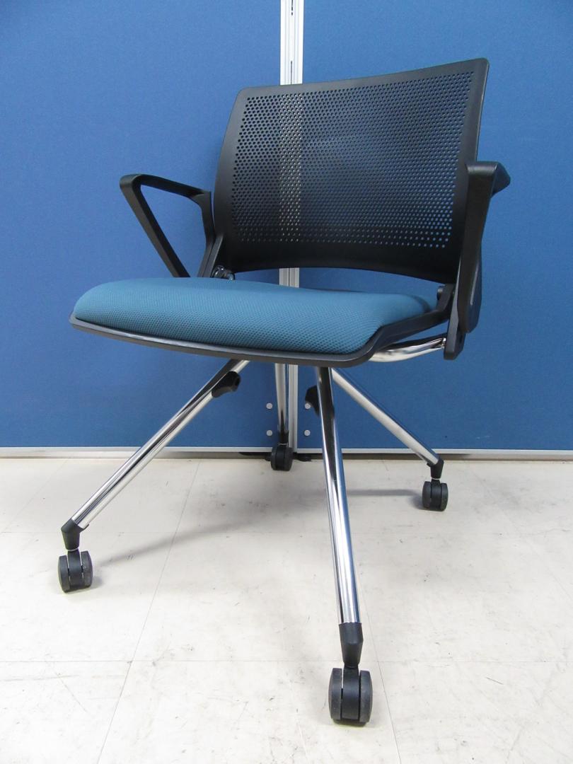 【オカムラ・クリール】ネスティングチェア【珍しい肘付きタイプ】【足立店在庫品　商品番号210514】
                        クリール
                                    中古
            