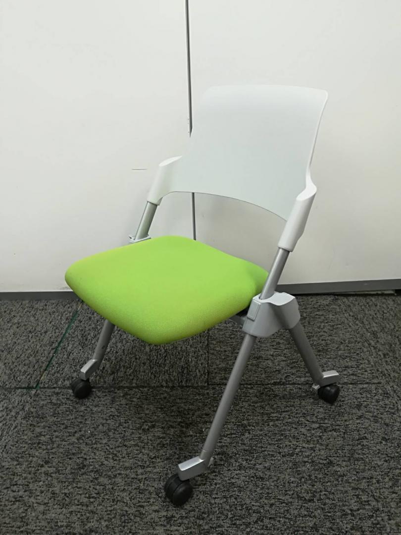 【残り2脚で特別価格！】コクヨ製　明るいカラーリングのミーティングチェア！
                        アンフィ
                                    中古
            