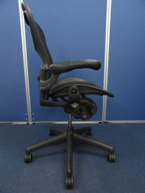 中古】アーロンチェア AE111PWBAJG1BBFP3D01 Herman Miller