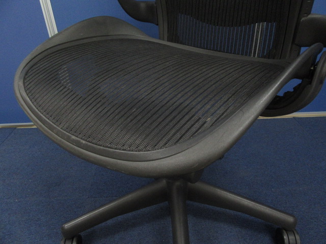 アーロンチェア AE111PWB ハーマンミラー (在庫3脚あり) 中古】アーロンチェア AE111PWB AJG1BBFP BK 3D01 Herman Miller