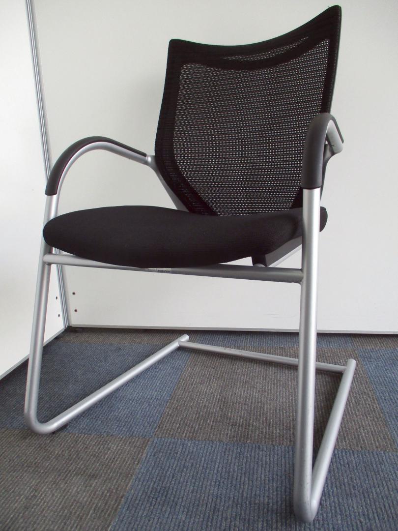 【倉庫内在庫品】オフィスシーティングは、先進のワークスタイルへ！ミーティングチェアタイプのバロンチェアです【中古オフィス家具】【千葉店在庫】
                        バロン
                                    中古
            