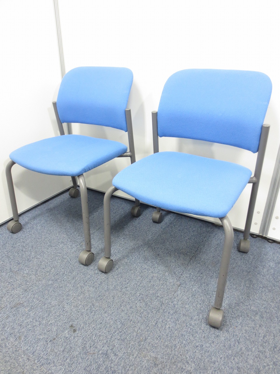 キャスター付きコクヨ製スタッキングチェア2脚セット！！
                        その他シリーズ
                                    中古
            