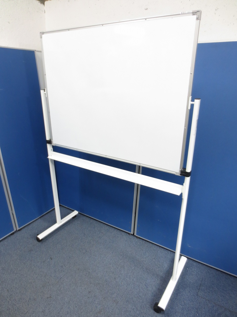 機能不備のため大特価！！[自立式ホワイトボード]
                        その他
                                    中古
            