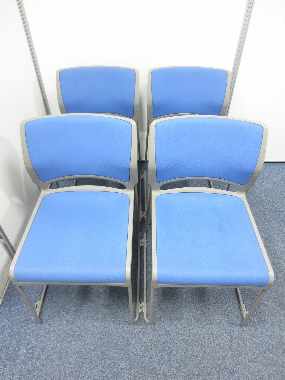 オカムラ製スタッキングチェア４脚セット！
                        その他シリーズ
                                    中古
            