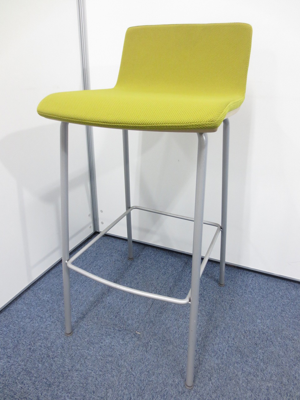 オカムラ製お洒落なカウンターチェア！！
                        その他シリーズ
                                    中古
            