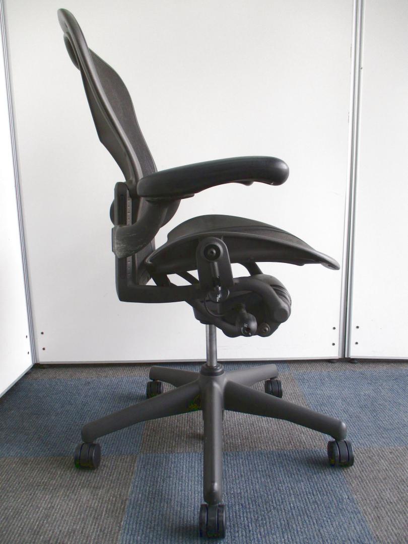 中古】アーロンチェア AE111PWB Herman Miller/ハーマンミラー 肘付