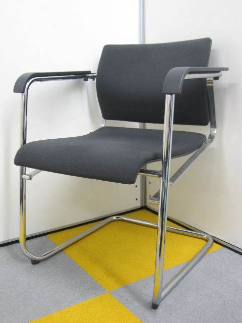 4脚セット価格　ドイツのメーカーウィルクハーン製の　スタッキングチェア 
                        Sito
                                    中古
            