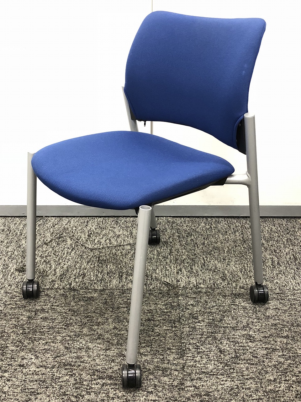 【美品！！】即日出荷可能です！！【オカムラ製】
                        その他シリーズ
                                    中古
            