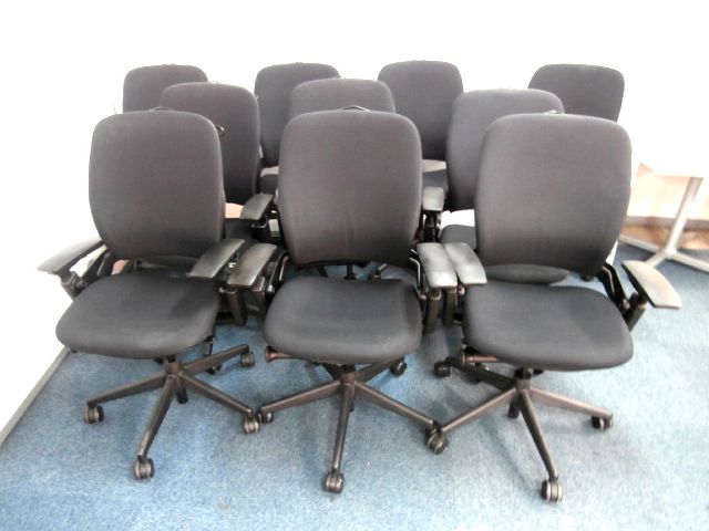 【１０脚セット！人類工学の視点から誕生した高機能チェア】■リープチェア
                        リープ
                                    中古
            