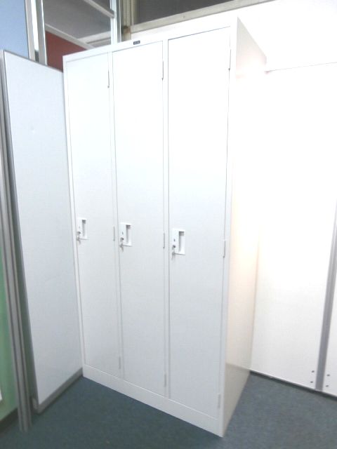 【３人用ロッカー・新古品ロッカー・ニューグレー色】■井上金庫製　■数量はお問合せ下さい
                        NEW HOPE
                                    新古品
            