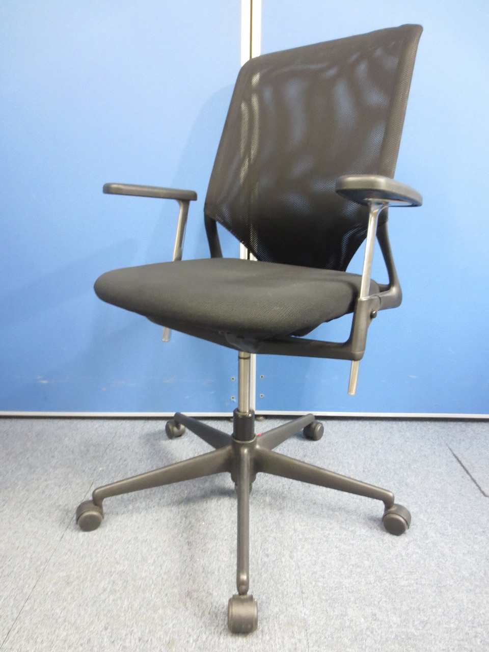 スチールケース製カートチェア！
                        その他シリーズ
                                    中古
            