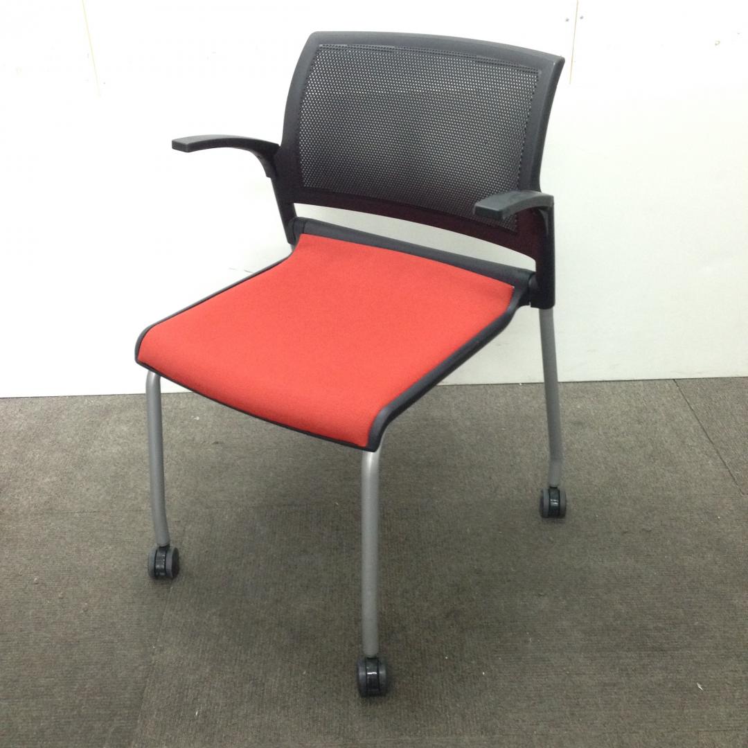 【8脚入荷早い者勝ち！】座面を持ち上げるだけで効率的にスタッキングできます！＠西中島
                        その他シリーズ
                                    中古
            