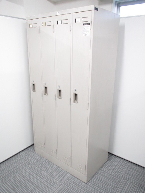 【増員される予定のお客様に！】コクヨ製｜定番人気の縦型4人用ロッカー！幅900奥行515高さ1790
                        LK
                                    中古
            