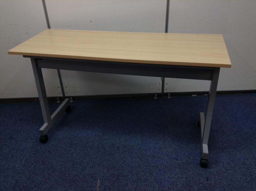 【3台入荷】会議用・研修用として利用できます【KT在庫】
                        その他シリーズ
                                    中古
            