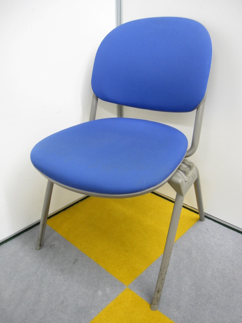 4脚セットでの価格になります。オカムラ製のトーションシリーズ。見た目は普通の会議用チェアですが、座り心地はふっくらとして、座りやすいです。
                        その他シリーズ
                                    中古
            