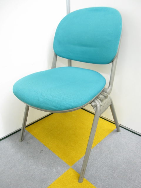 残り2脚のため、お安くなっております。座面に若干たるみあります。オカムラ製のトーションシリーズのチェア。普通のミーティングチェアは座り心地が・・・の方に試していただきたい！
                        その他シリーズ
                                    中古
            