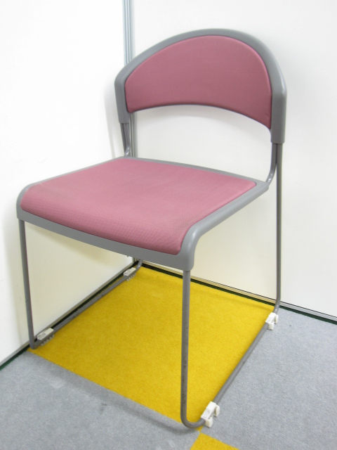 4脚セットでお安くなっております⇒全体的に汚れというよりも経年劣化によってくすんでおります。そのため、中古感がかなりでております。
                        その他シリーズ
                                    中古
            