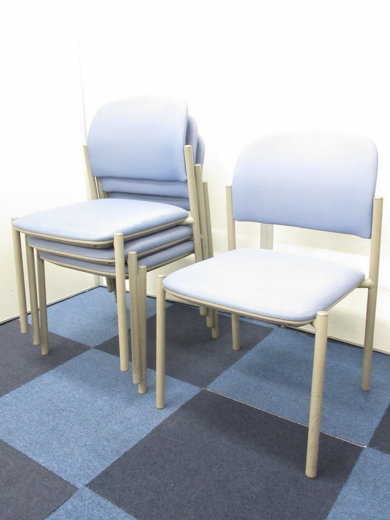 【４脚セット】国内最大手のオフィス家具メーカー。 ミーティングチェアです。 こちらの商品は重ねられるんです！！！
                        その他シリーズ
                                    中古
            