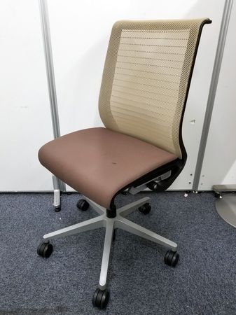 【訳アリ】【希少なブラウン】シンクチェア（スチールケース製）｜定価：
                        シンクチェア
                                    中古
            