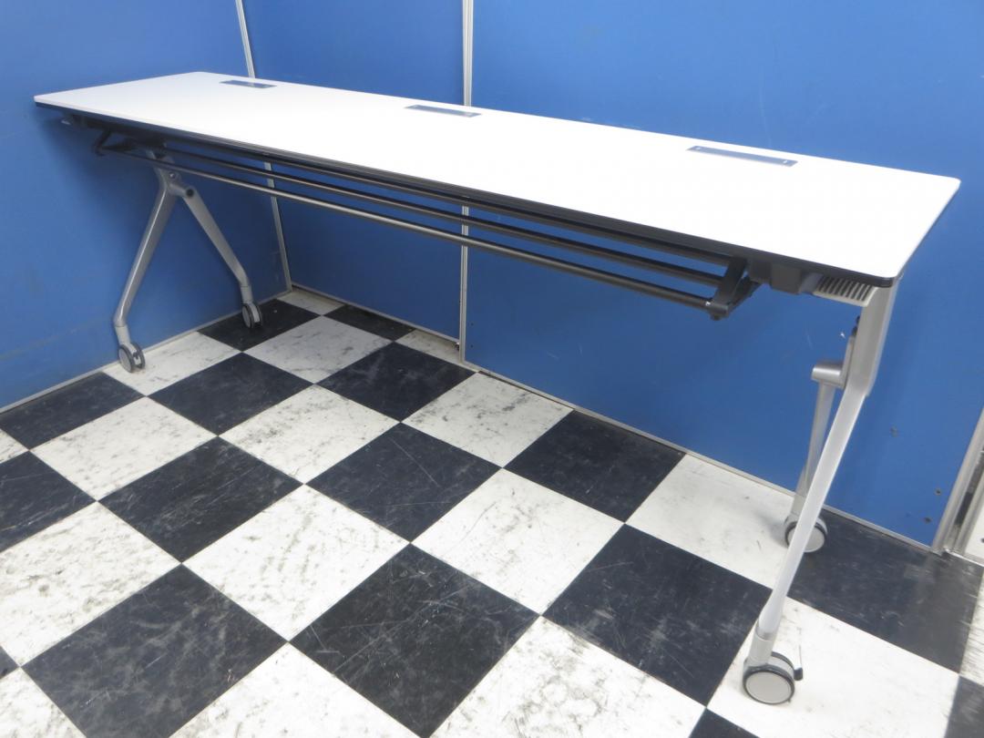 【ホワイト】平行スタックテーブル入荷しました！ W1800mm×D450mm 【配線孔付】【幕板なし】【棚板付】
                        インターアクトNT
                                    中古
            