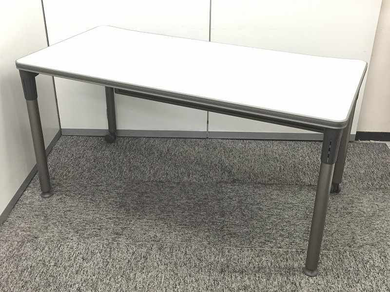 働く人の為のワークテーブル！！キャスター付きで移動もラクラク！！
                        その他シリーズ
                                    中古
            